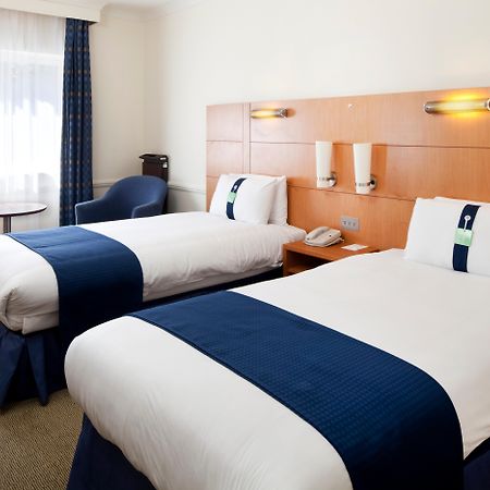 Holiday Inn Guildford By Ihg מראה חיצוני תמונה