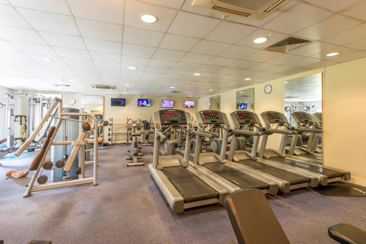 Holiday Inn Guildford By Ihg מראה חיצוני תמונה