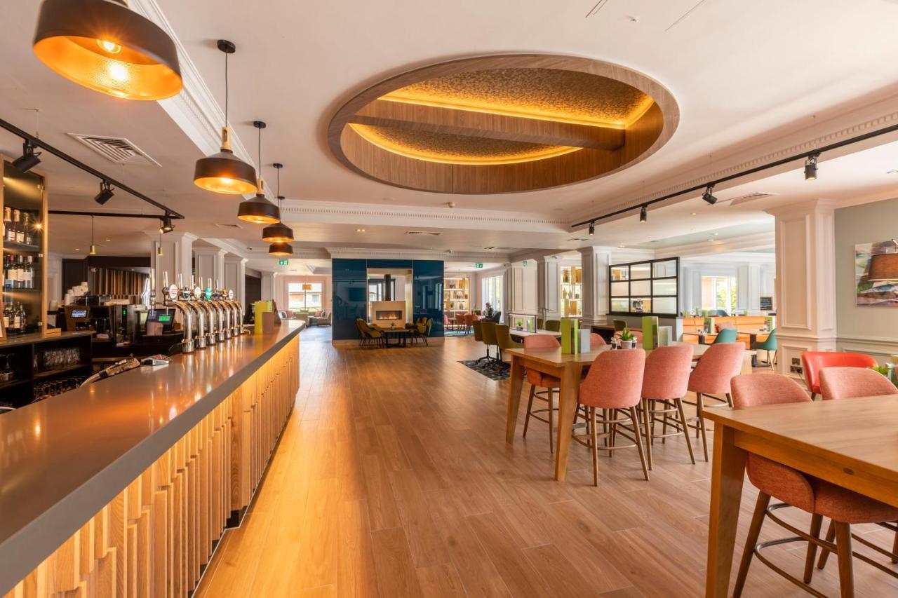 Holiday Inn Guildford By Ihg מראה חיצוני תמונה