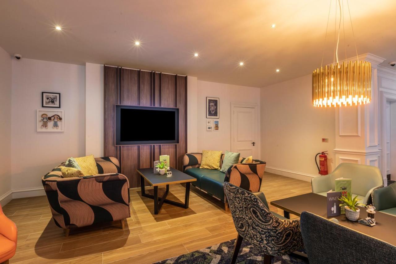 Holiday Inn Guildford By Ihg מראה חיצוני תמונה