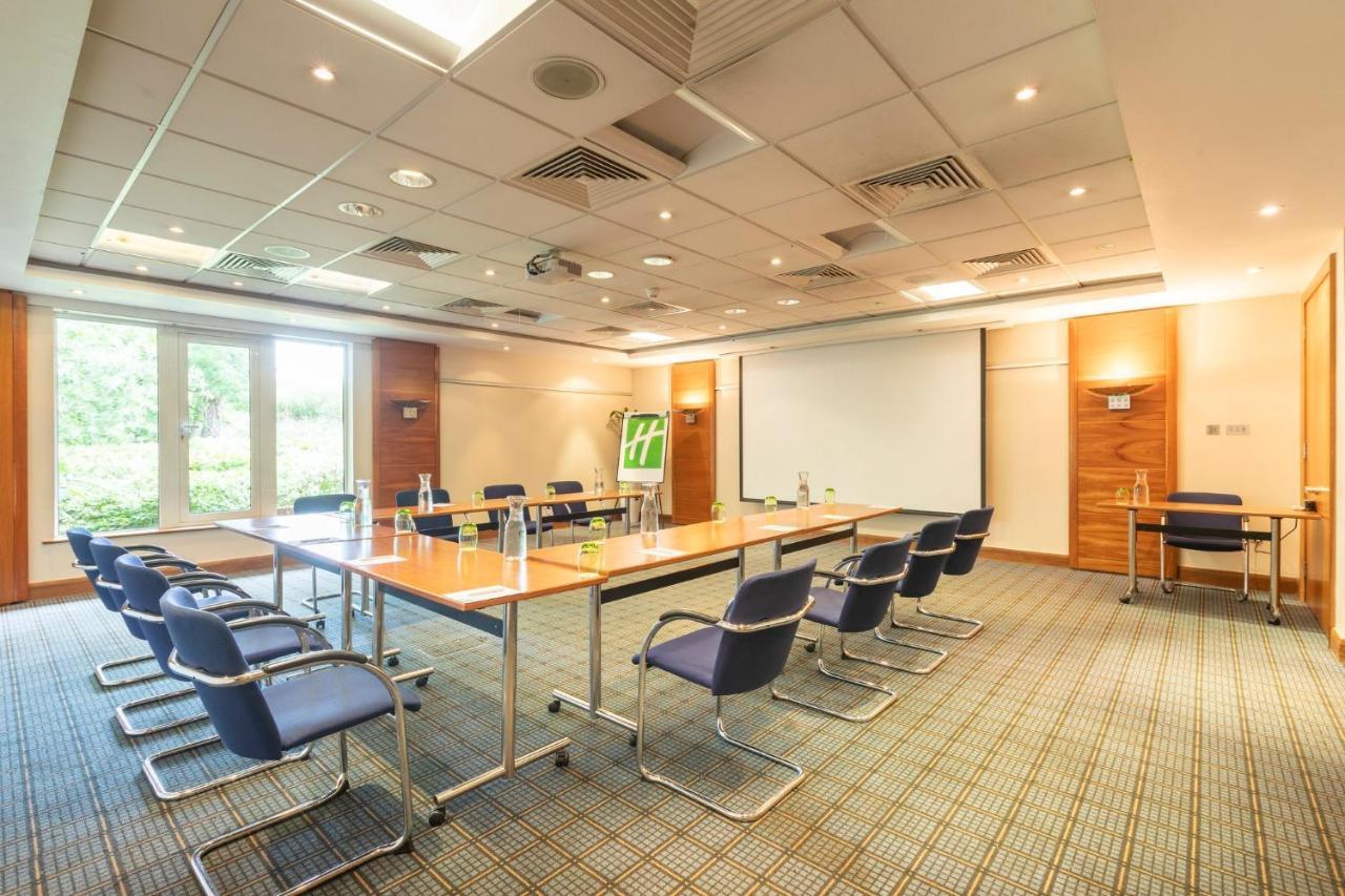 Holiday Inn Guildford By Ihg מראה חיצוני תמונה