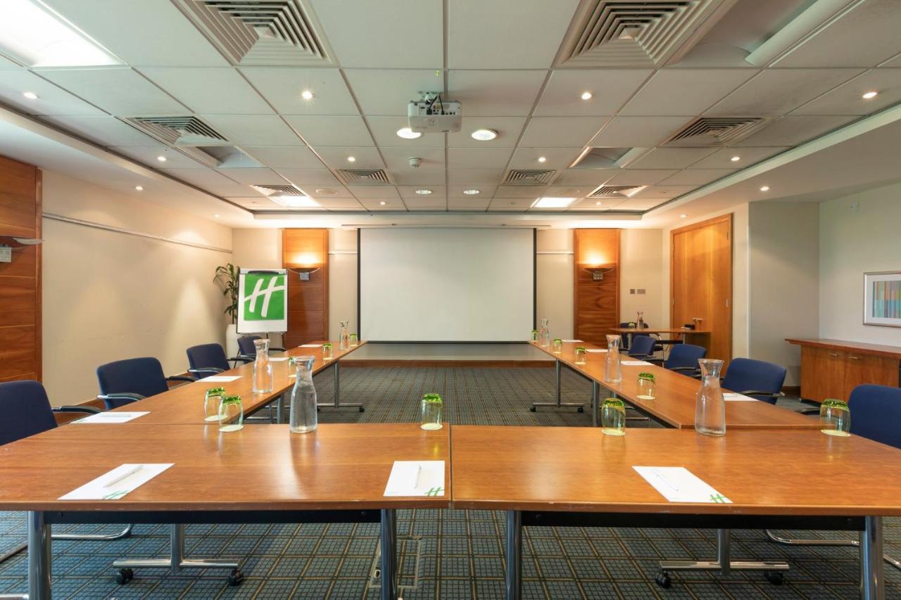 Holiday Inn Guildford By Ihg מראה חיצוני תמונה