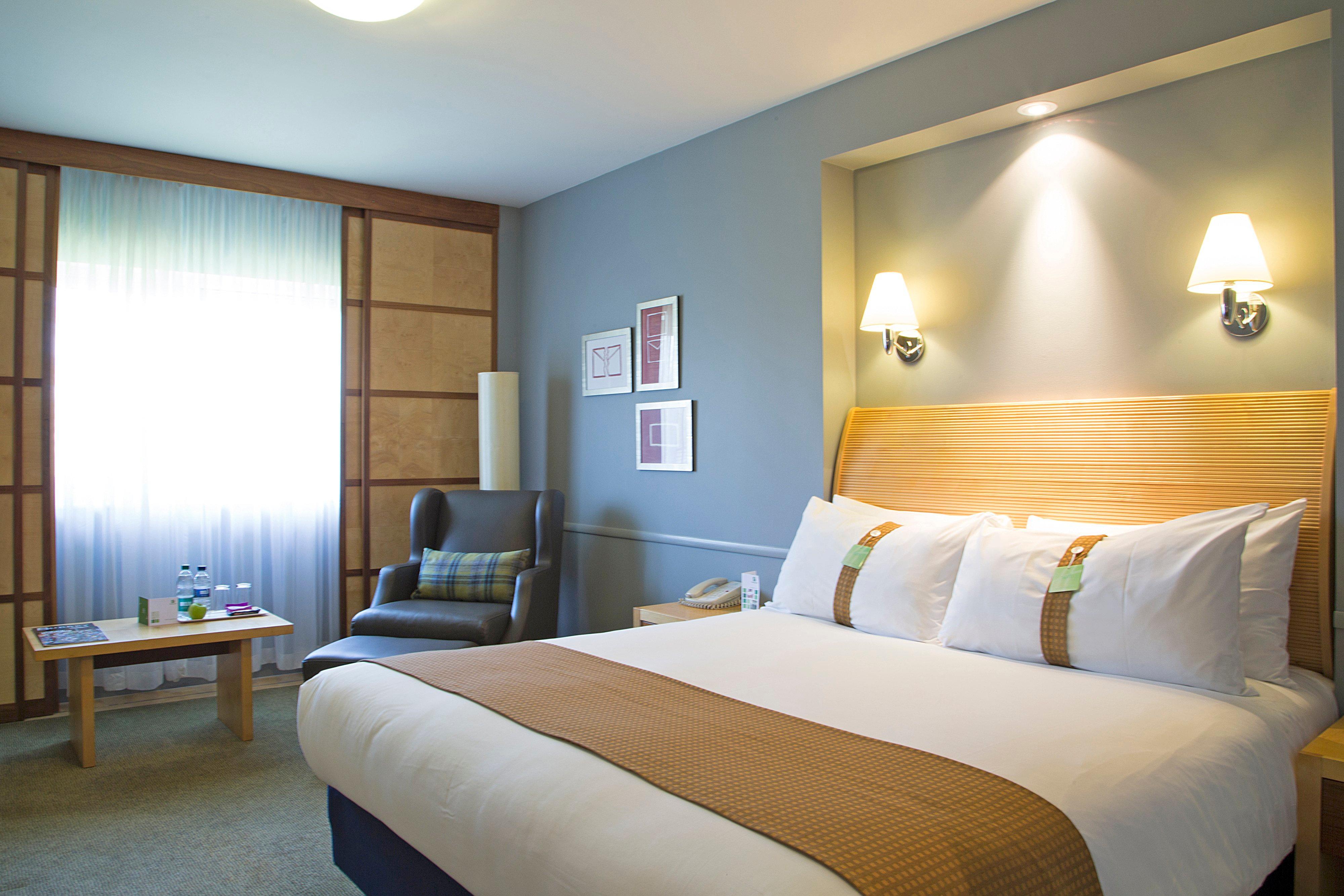 Holiday Inn Guildford By Ihg מראה חיצוני תמונה