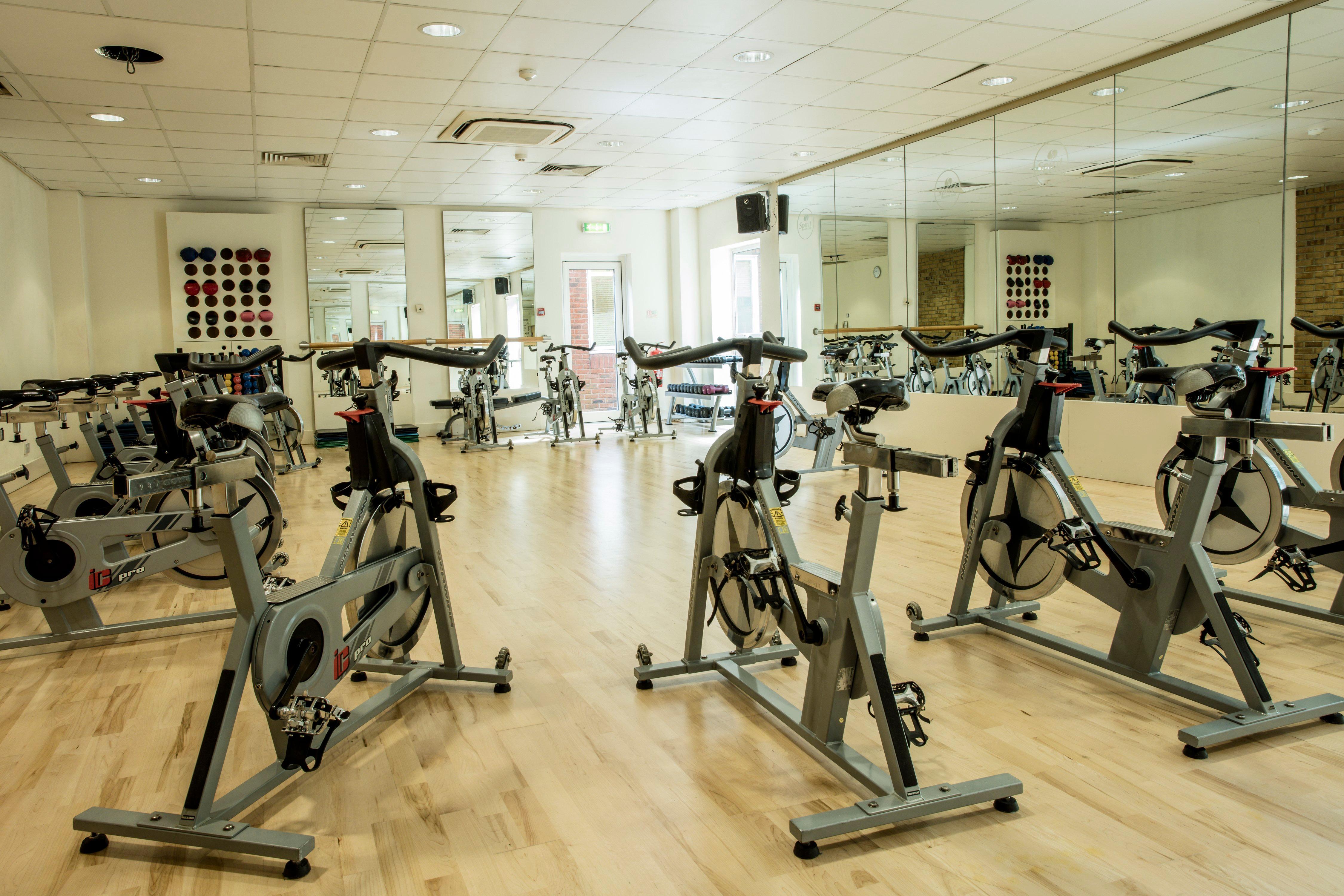 Holiday Inn Guildford By Ihg מראה חיצוני תמונה