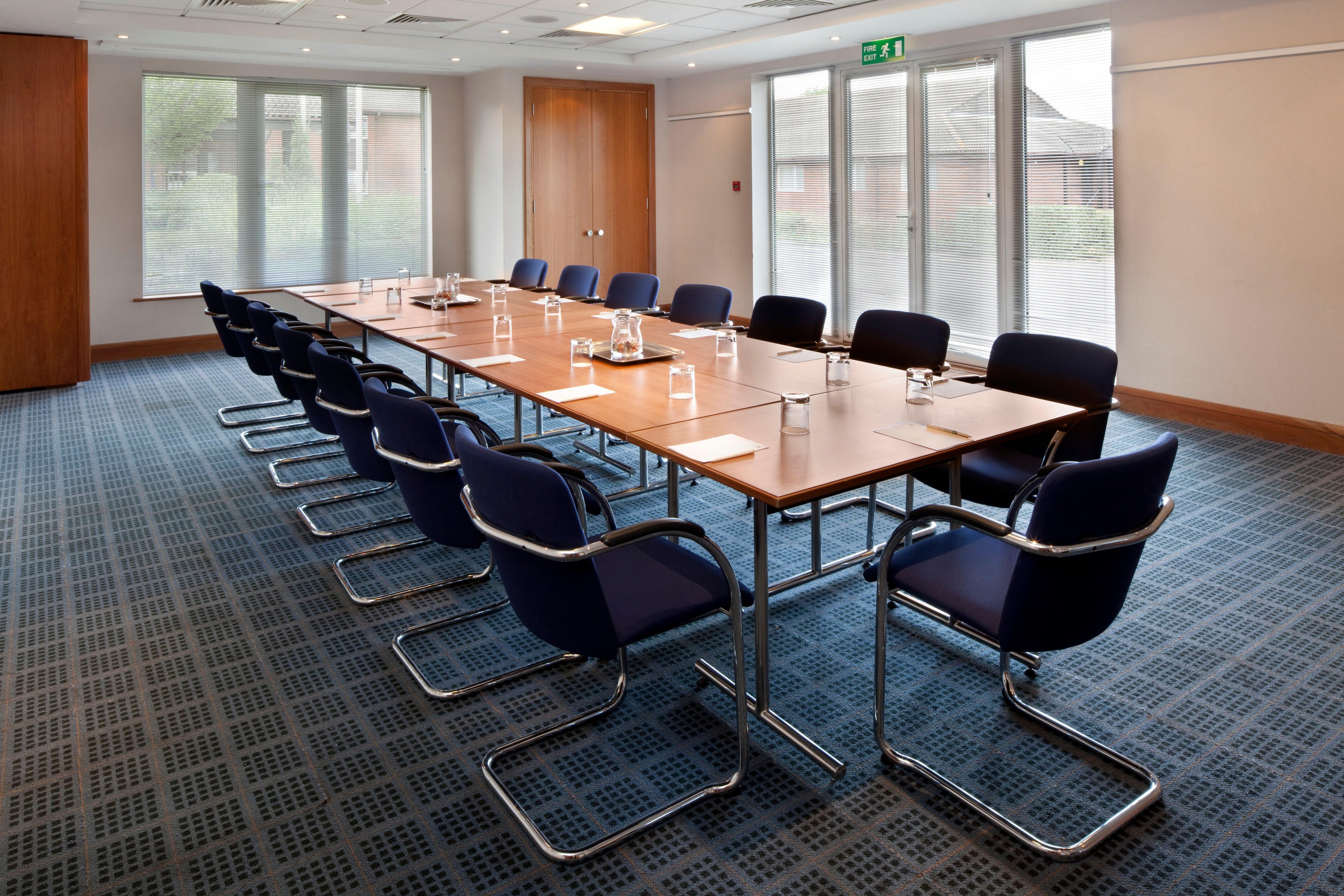 Holiday Inn Guildford By Ihg מראה חיצוני תמונה
