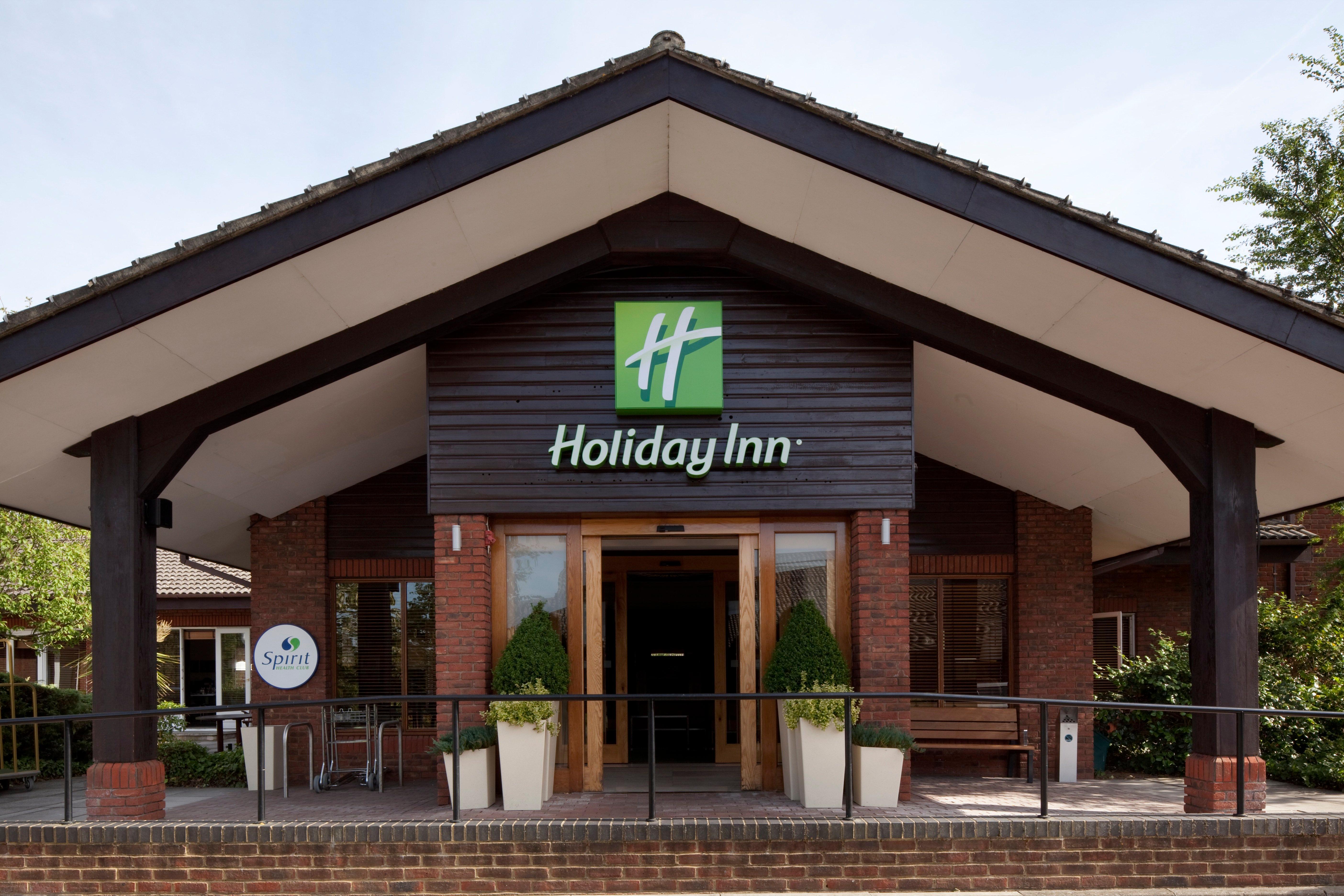 Holiday Inn Guildford By Ihg מראה חיצוני תמונה