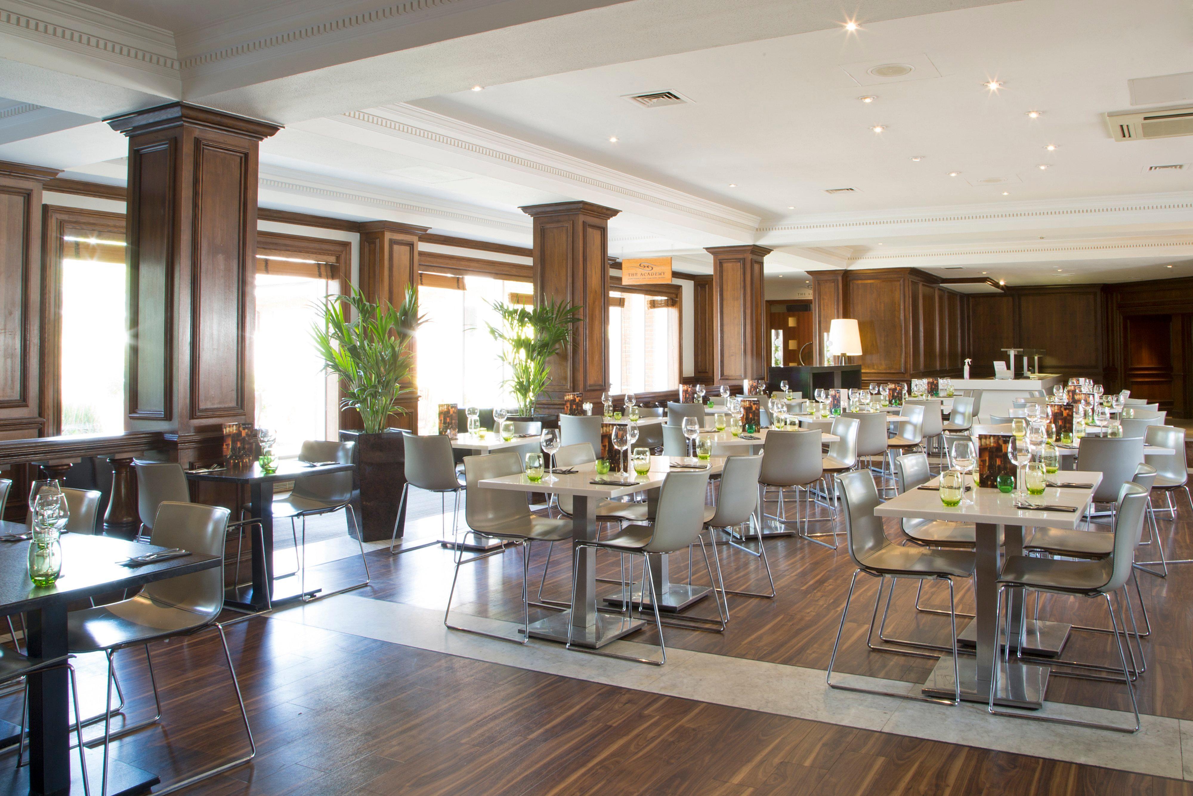 Holiday Inn Guildford By Ihg מראה חיצוני תמונה