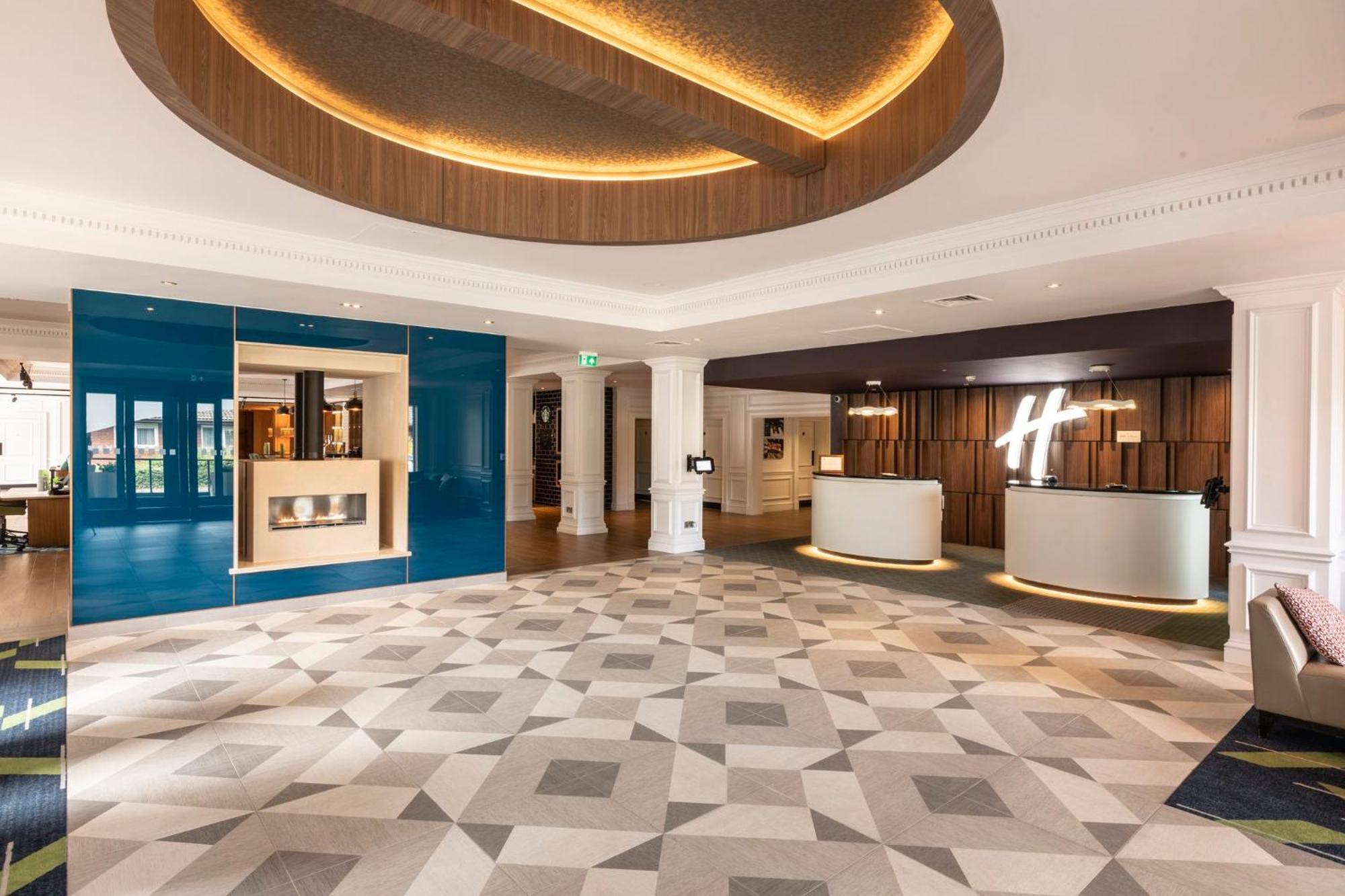 Holiday Inn Guildford By Ihg מראה חיצוני תמונה