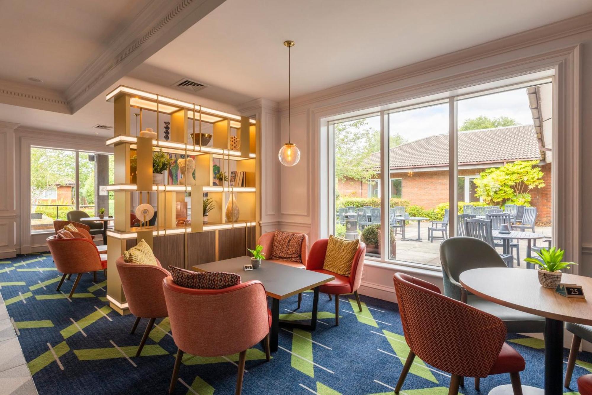 Holiday Inn Guildford By Ihg מראה חיצוני תמונה