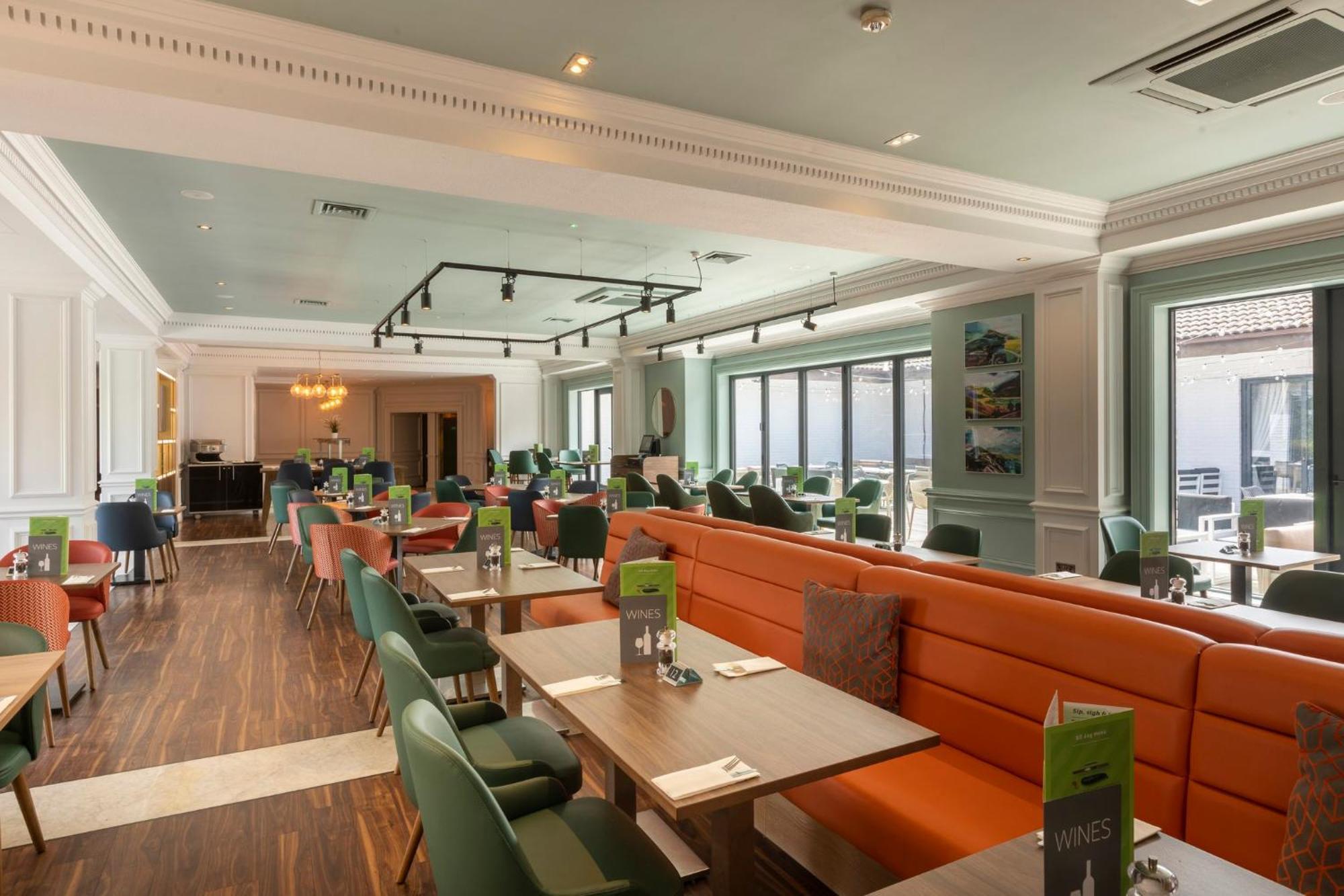 Holiday Inn Guildford By Ihg מראה חיצוני תמונה